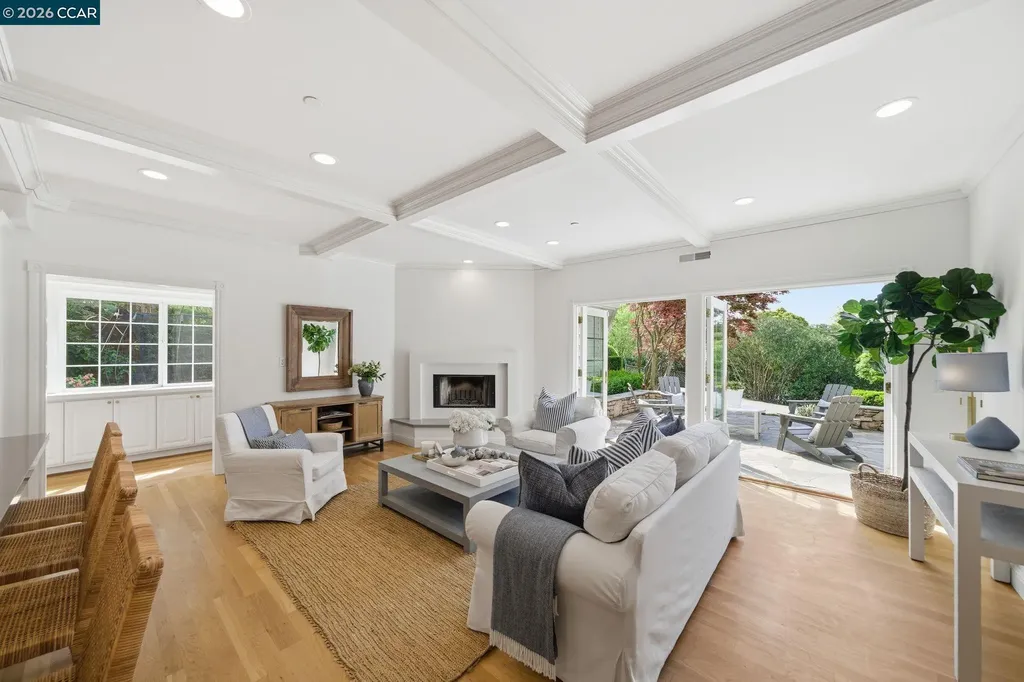 3 Honey Hill Court Orinda CA 94563