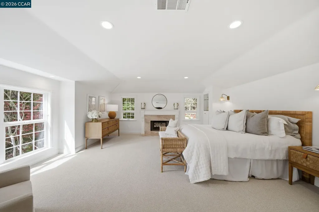 3 Honey Hill Court Orinda CA 94563