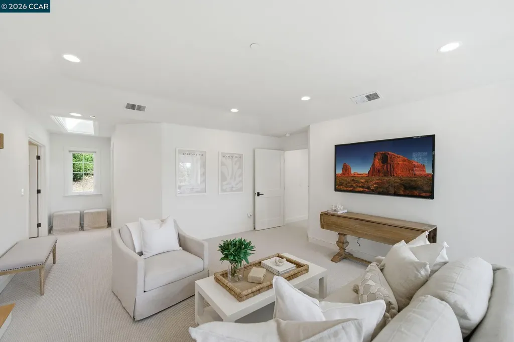 3 Honey Hill Court Orinda CA 94563