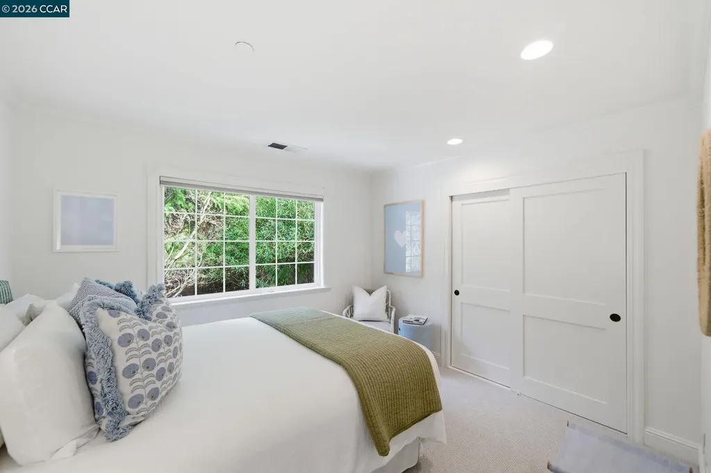 3 Honey Hill Court Orinda CA 94563