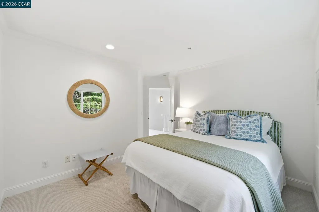 3 Honey Hill Court Orinda CA 94563