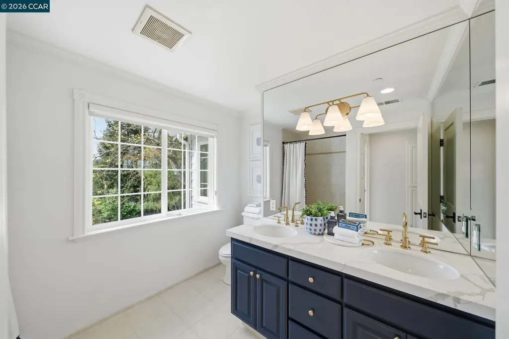 3 Honey Hill Court Orinda CA 94563