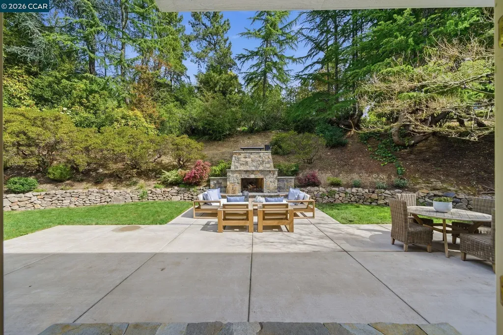 3 Honey Hill Court Orinda CA 94563