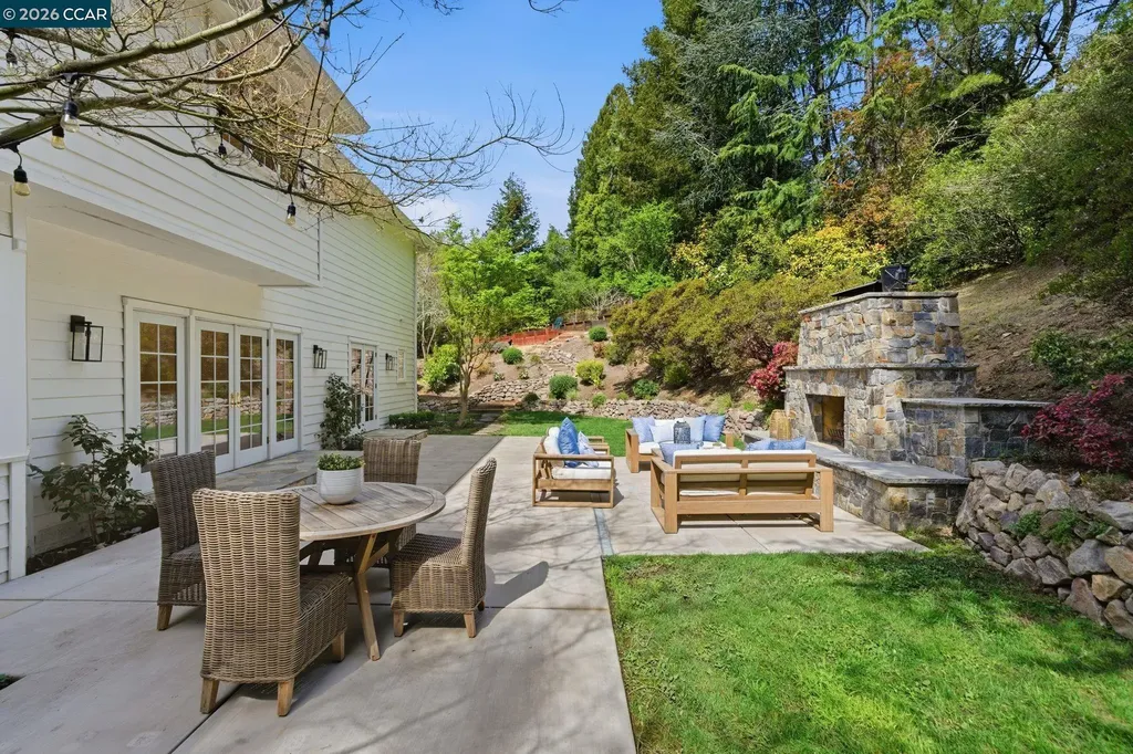 3 Honey Hill Court Orinda CA 94563