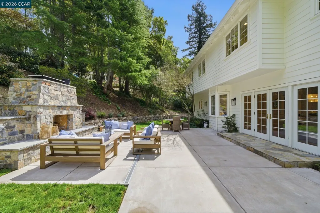 3 Honey Hill Court Orinda CA 94563