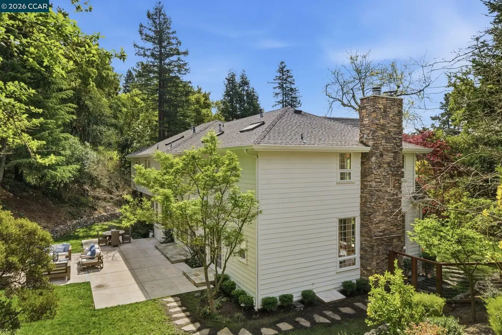 3 Honey Hill Court Orinda CA 94563