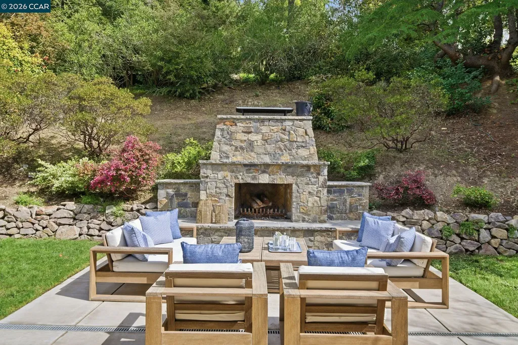 3 Honey Hill Court Orinda CA 94563