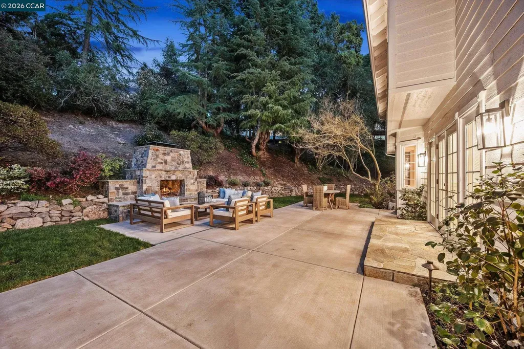 3 Honey Hill Court Orinda CA 94563