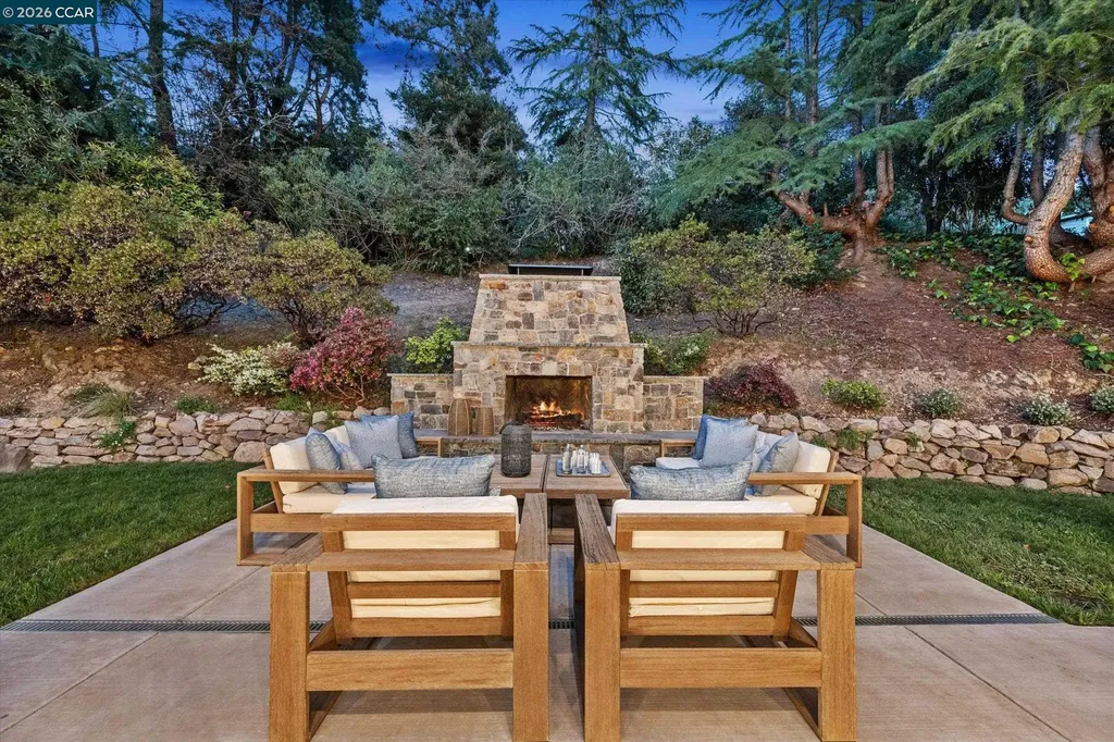 3 Honey Hill Court Orinda CA 94563
