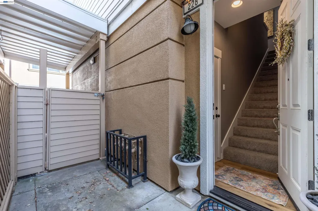 228 1st Street Benicia CA 94510