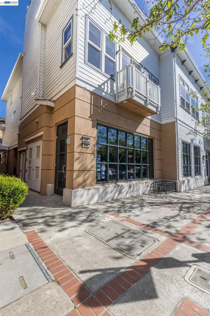 228 1st Street Benicia CA 94510