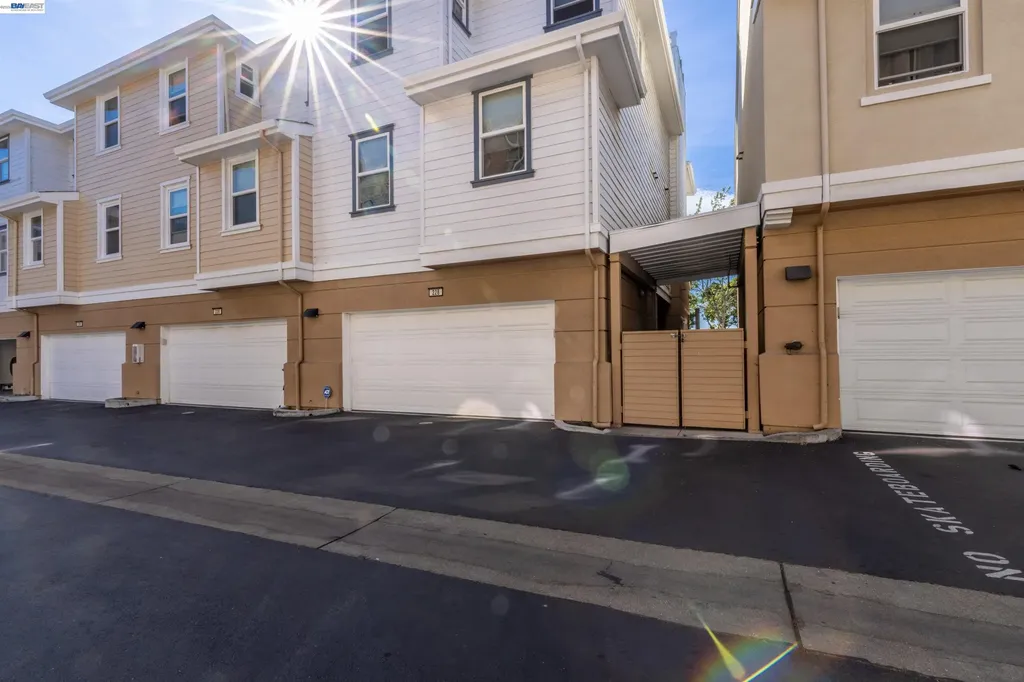 228 1st Street Benicia CA 94510