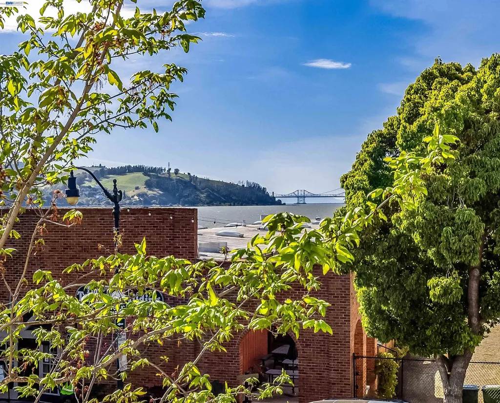 228 1st Street Benicia CA 94510