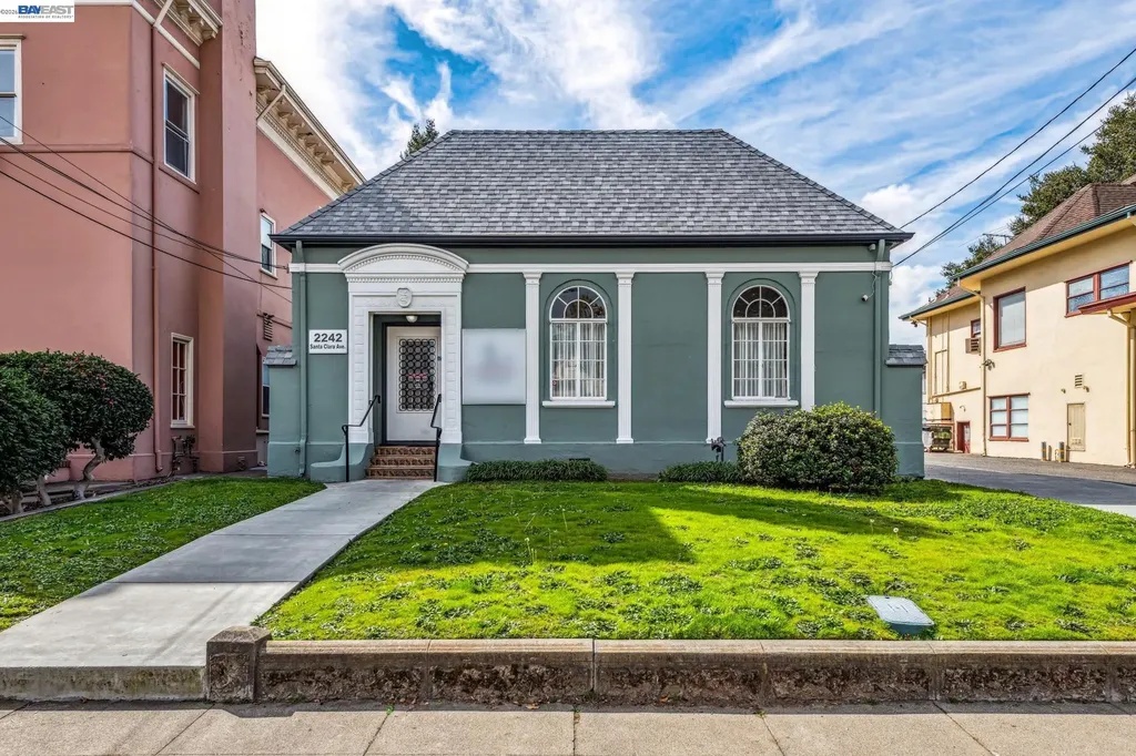 2242 Santa Clara Avenue Alameda CA 94501