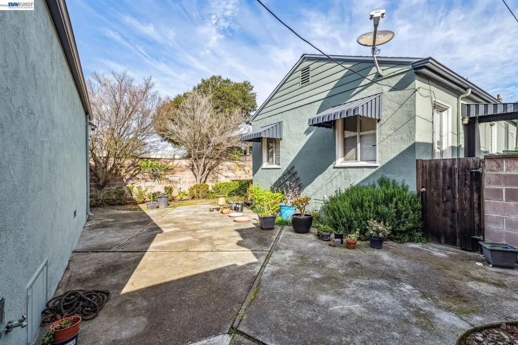 2242 Santa Clara Avenue Alameda CA 94501