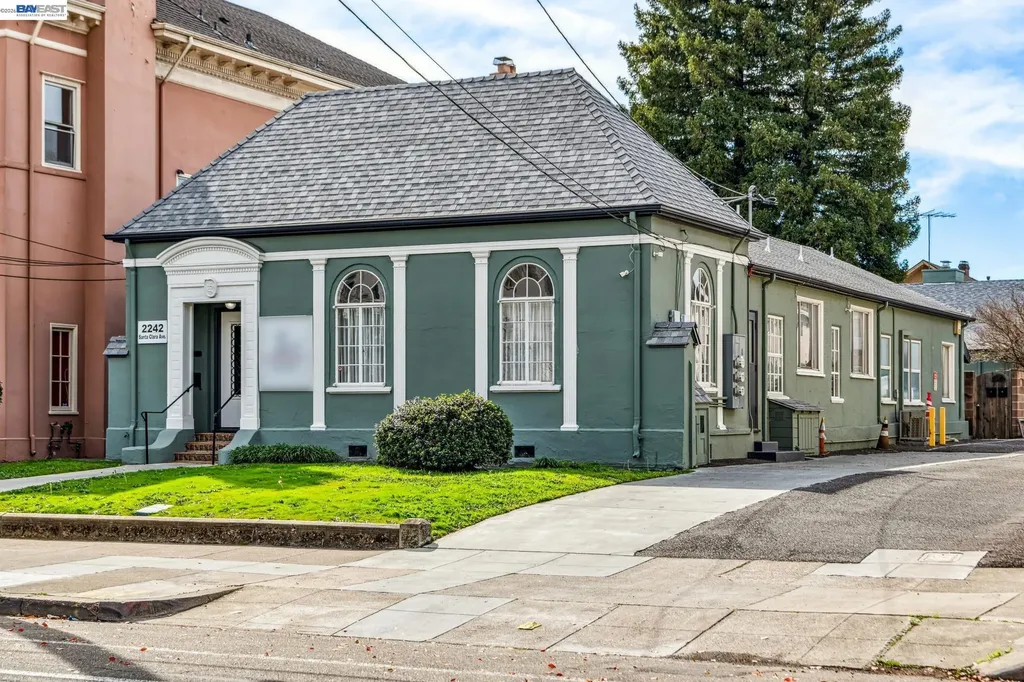 2242 Santa Clara Avenue Alameda CA 94501