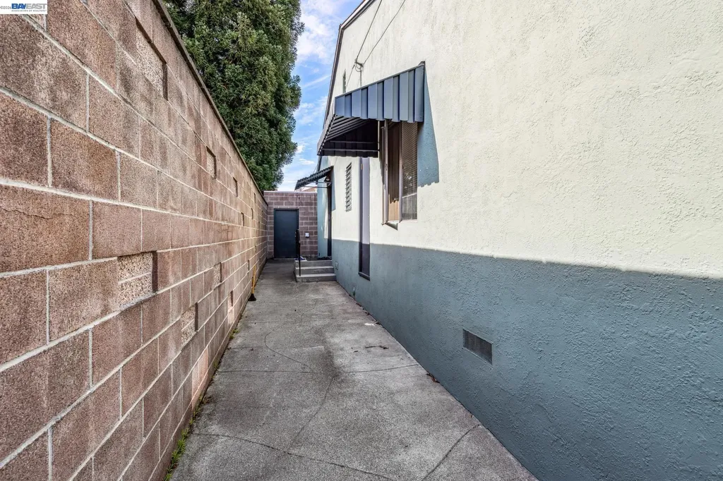 2242 Santa Clara Avenue Alameda CA 94501