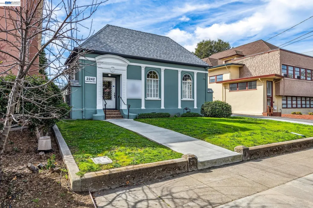 2242 Santa Clara Avenue Alameda CA 94501