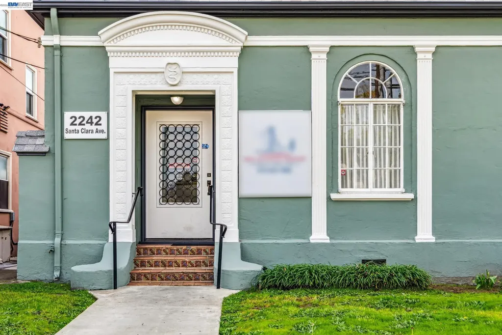 2242 Santa Clara Avenue Alameda CA 94501