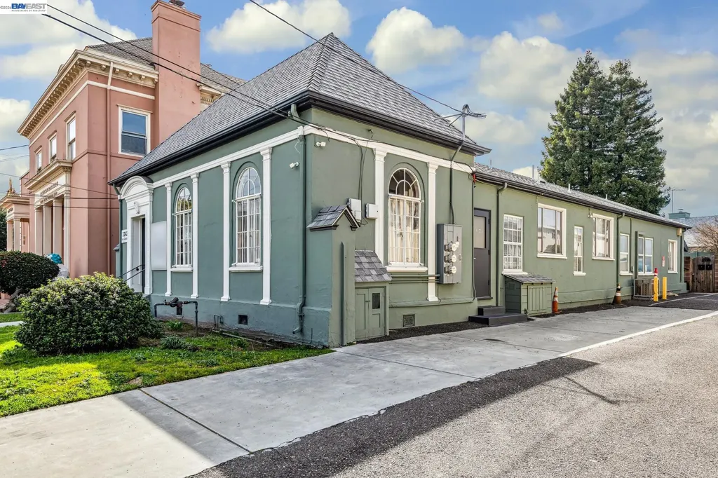 2242 Santa Clara Avenue Alameda CA 94501