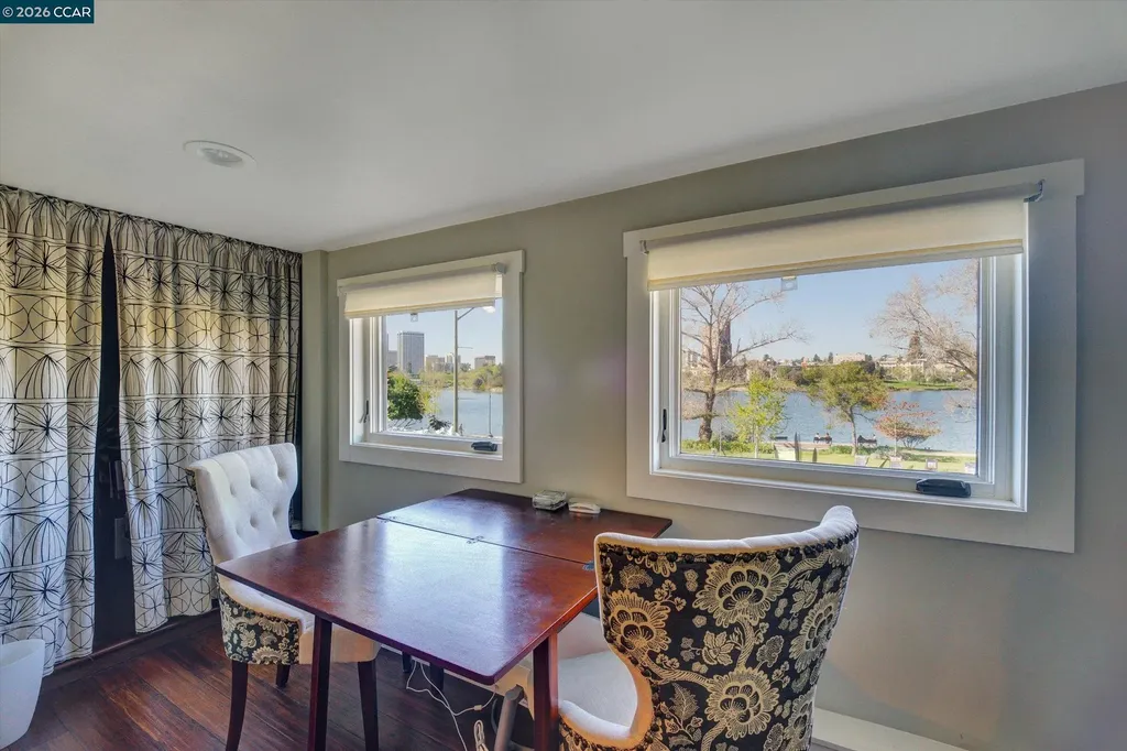 2038 2040 Lakeshore Oakland CA 94606