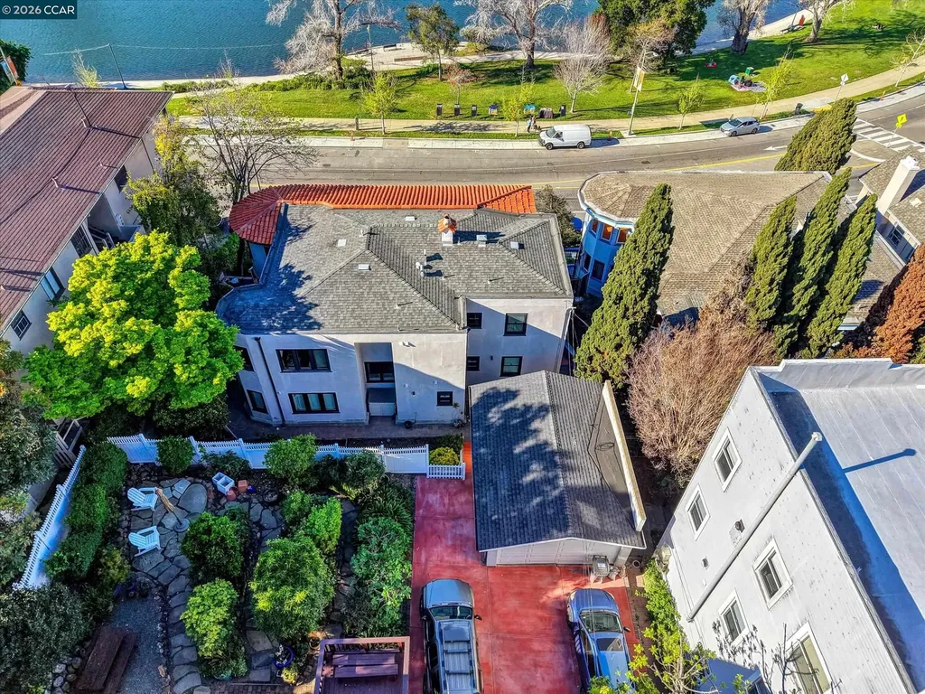 2038 2040 Lakeshore Oakland CA 94606
