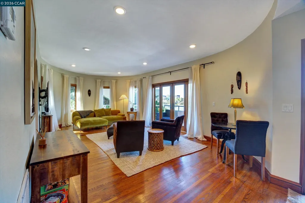 2038 2040 Lakeshore Oakland CA 94606
