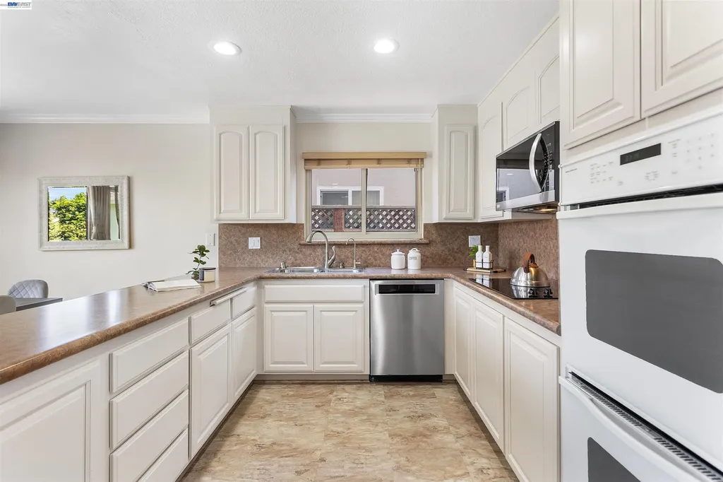 3179 Mackenzie Place Fremont CA 94536