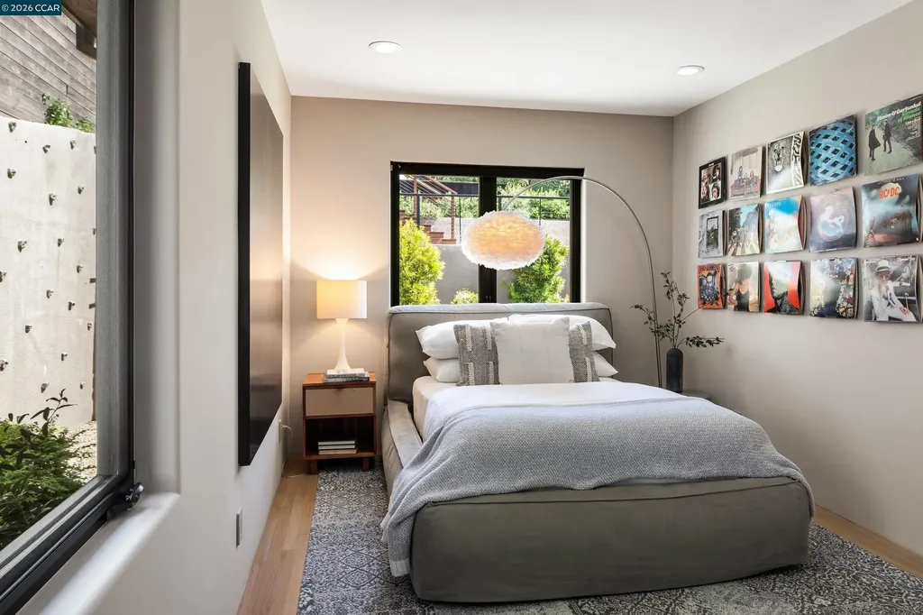 260 Pershing Drive Oakland CA 94611