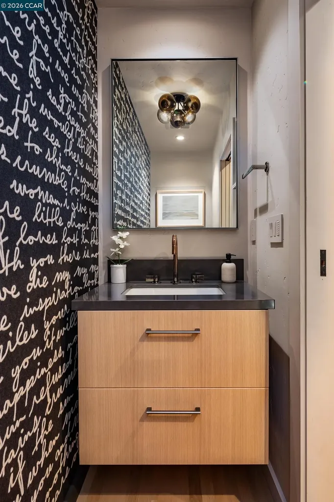 260 Pershing Drive Oakland CA 94611