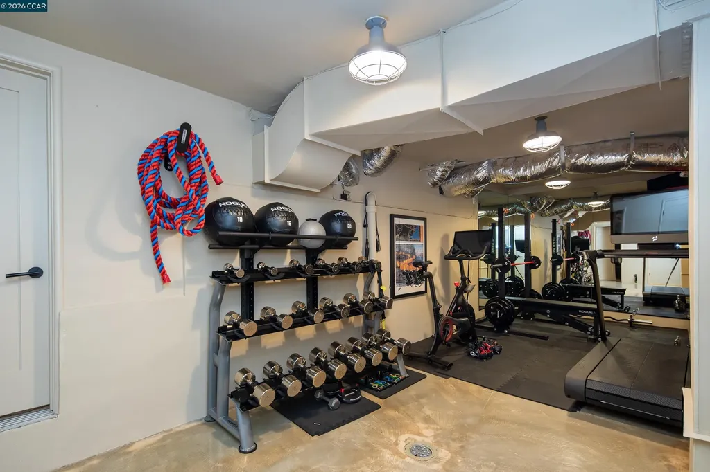 260 Pershing Drive Oakland CA 94611