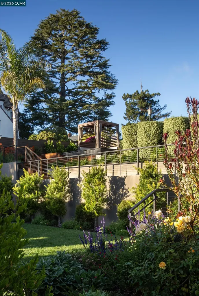 260 Pershing Drive Oakland CA 94611
