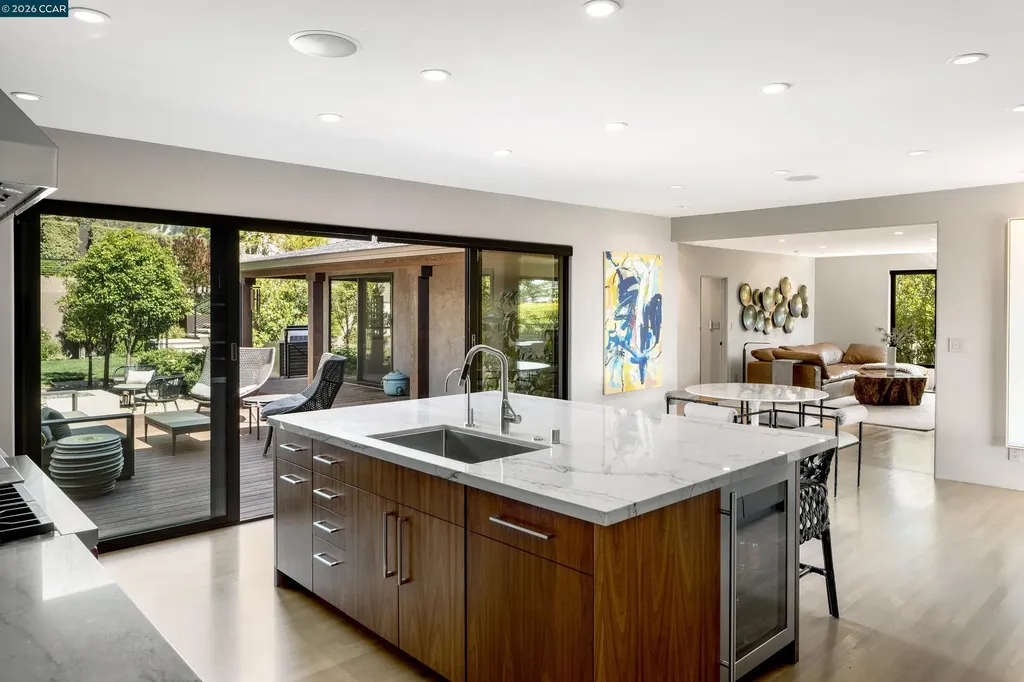 260 Pershing Drive Oakland CA 94611