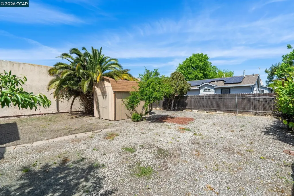 272 10th Street Pittsburg CA 94565