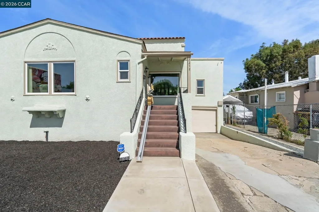272 10th Street Pittsburg CA 94565