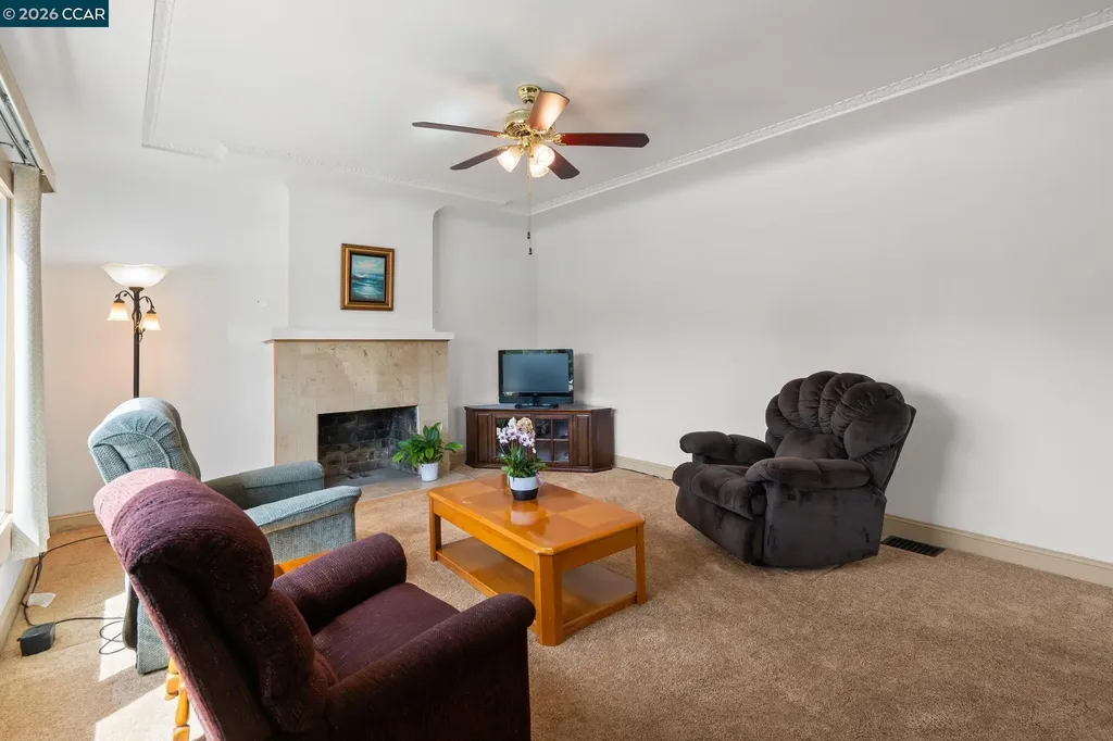 272 10th Street Pittsburg CA 94565