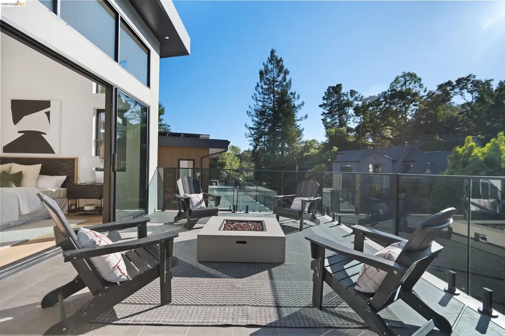 1675 Trestle Glen Road Oakland CA 94610
