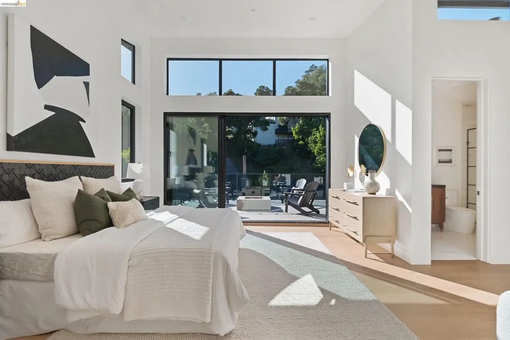 1675 Trestle Glen Road Oakland CA 94610