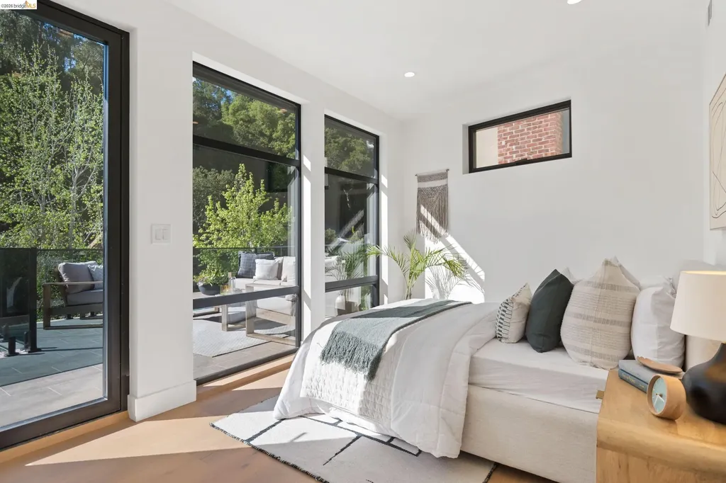 1675 Trestle Glen Road Oakland CA 94610