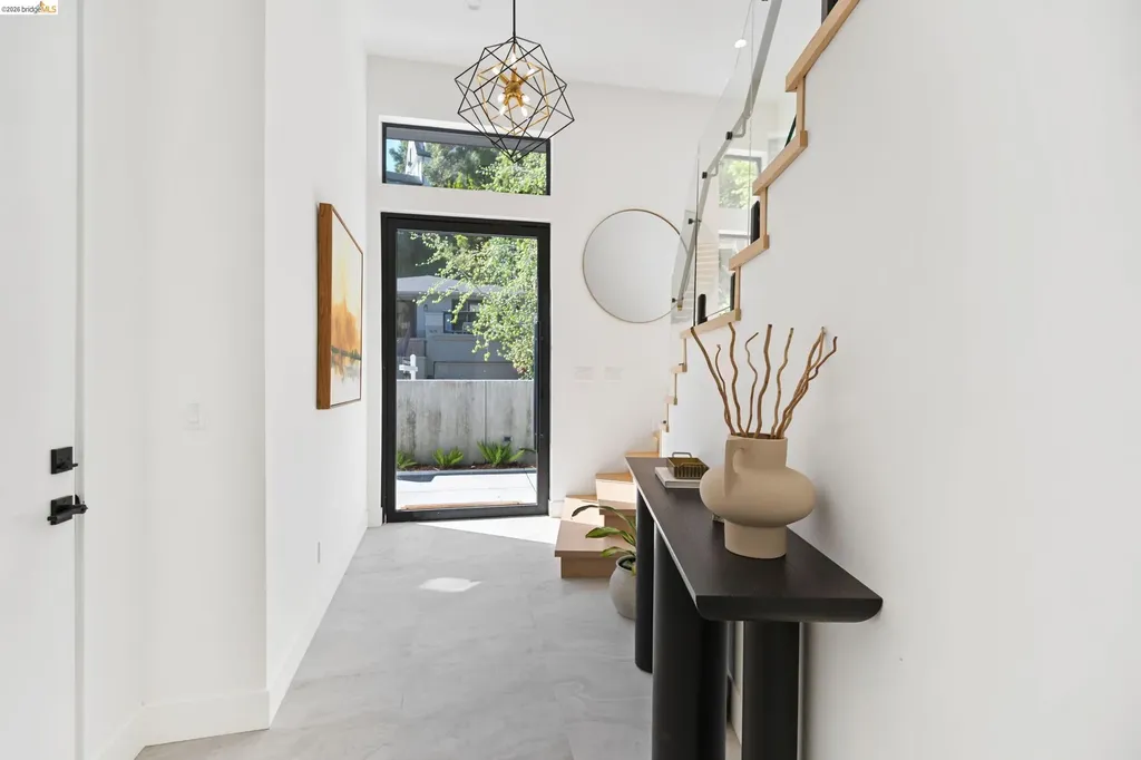 1675 Trestle Glen Road Oakland CA 94610