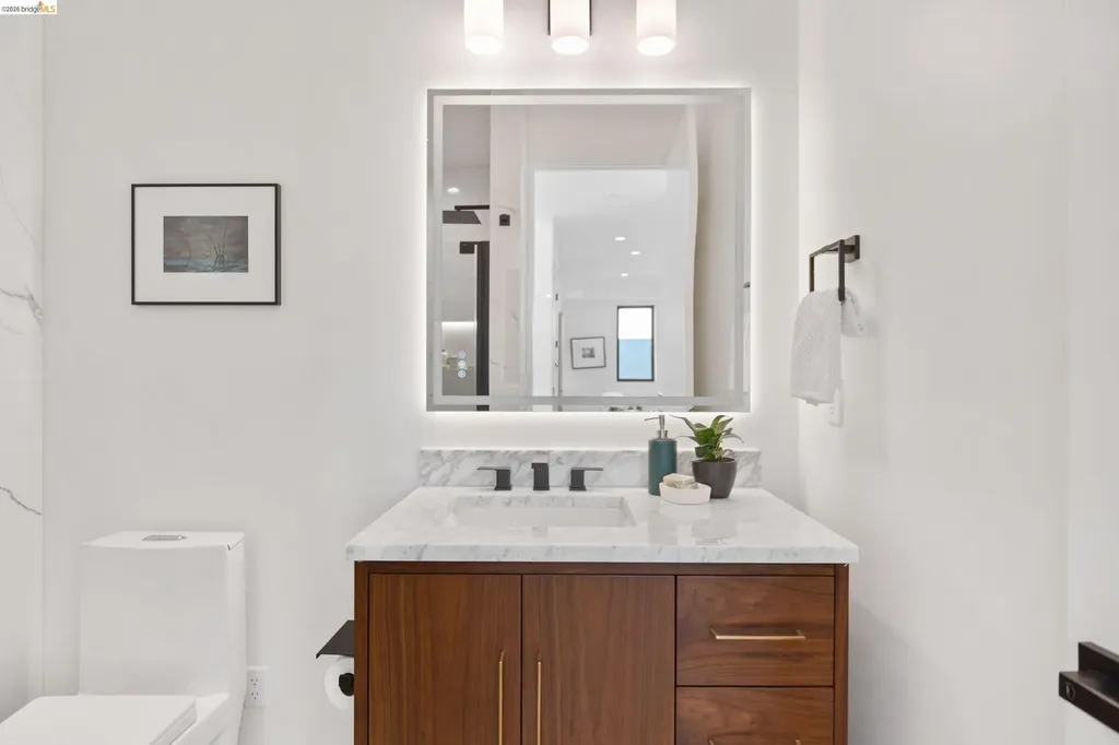 1675 Trestle Glen Road Oakland CA 94610