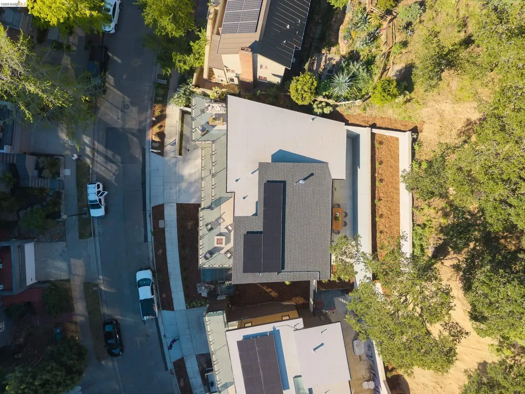 1675 Trestle Glen Road Oakland CA 94610