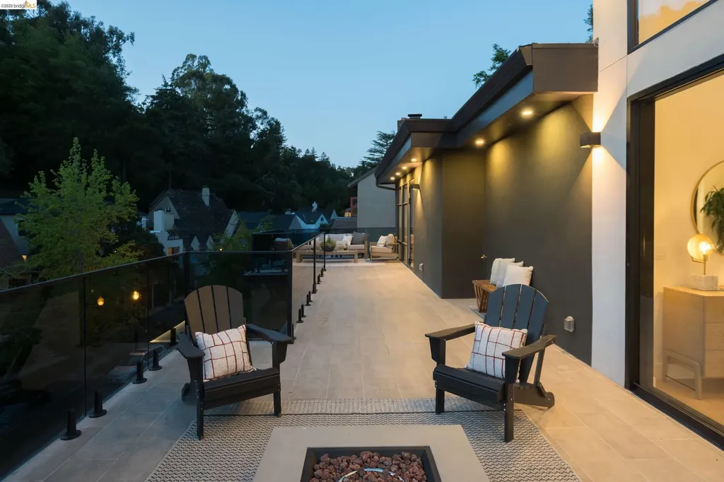 1675 Trestle Glen Road Oakland CA 94610