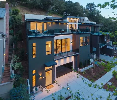 1675 Trestle Glen Road Oakland CA 94610