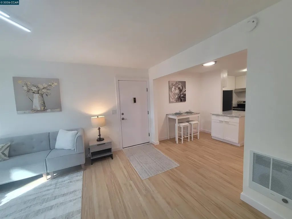375 Camelback Road Pleasant Hill CA 94523