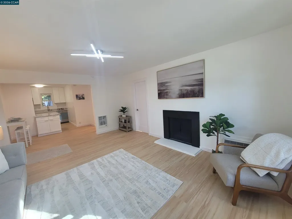 375 Camelback Road Pleasant Hill CA 94523