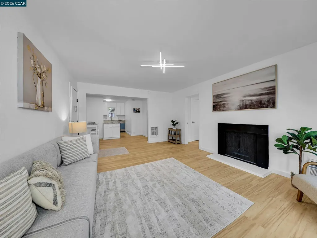375 Camelback Road Pleasant Hill CA 94523