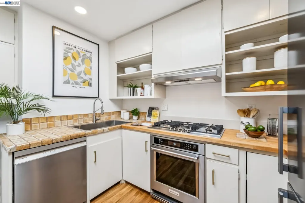 491 Vincente Avenue Berkeley CA 94707