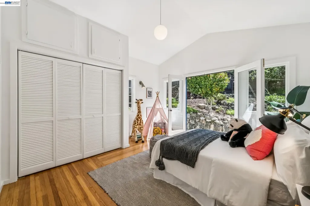 491 Vincente Avenue Berkeley CA 94707