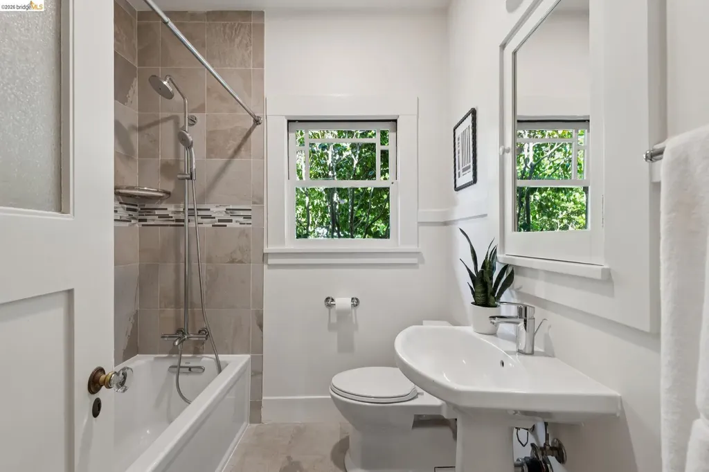 938 San Benito Road Berkeley CA 94707